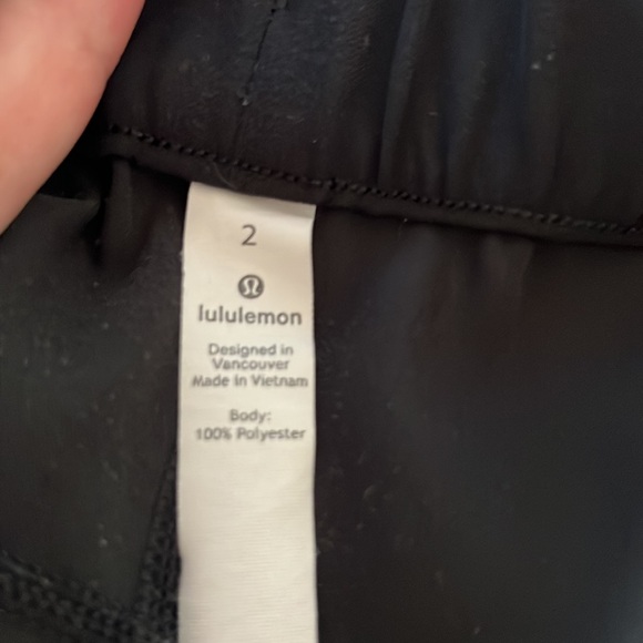 Lululemon On The Fly Crop *Woven 23" Black 2 - Picture 5 of 15